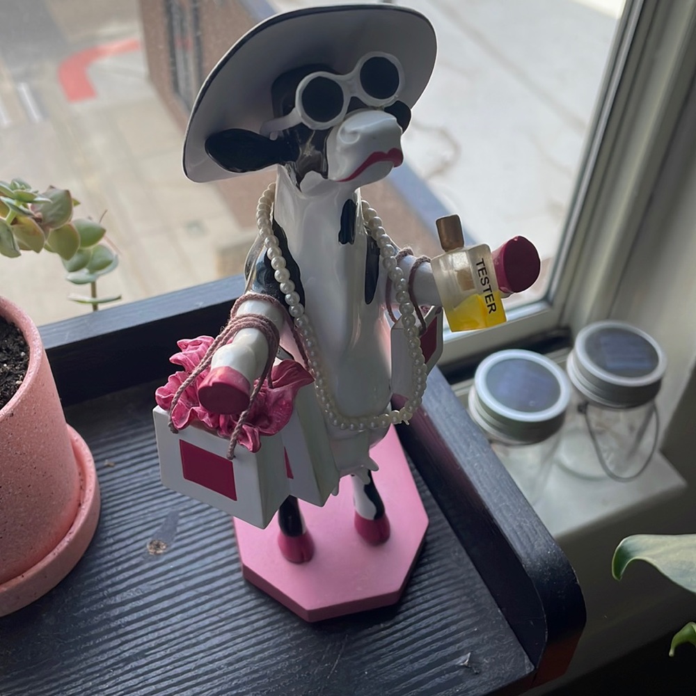 Cow Parade Alphadite